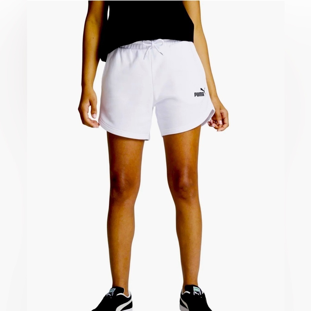 PUMA Women's Athletic White ESS 5 High Waisted Shorts. Size M
